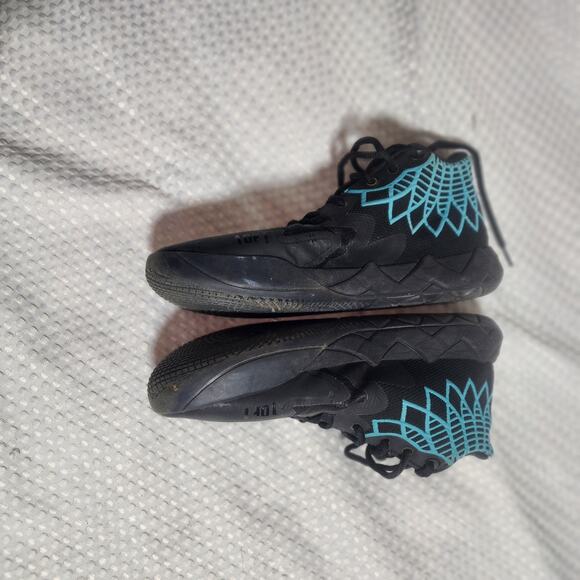 PUMA EUC MENS SZ 11 MB.01 BUZZ CITY MELO BALL BASKETBALL BALL SNEAKER SHOES main image 2